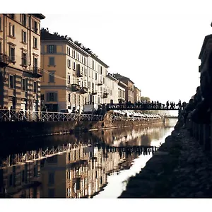 Taking A Walk In The Beating Heart Of Navigli Mailand